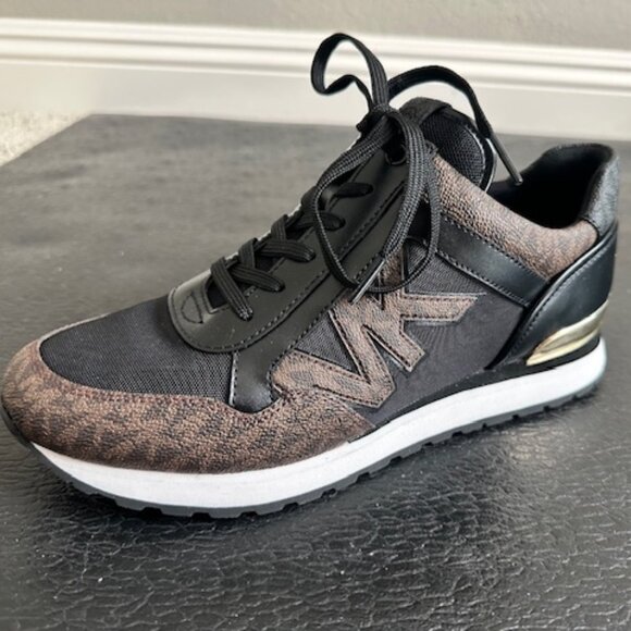 Michael Kors Maddy Trainer - Picture 7 of 7